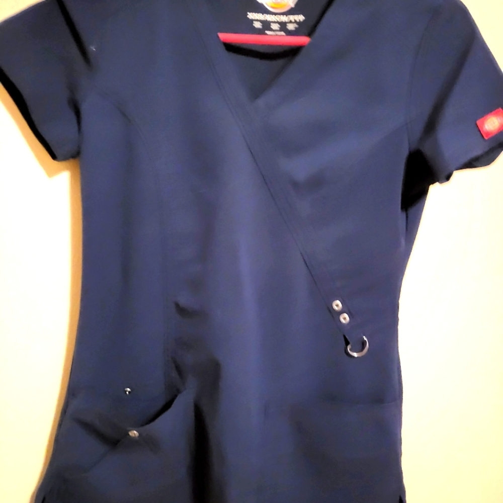 Scrub top